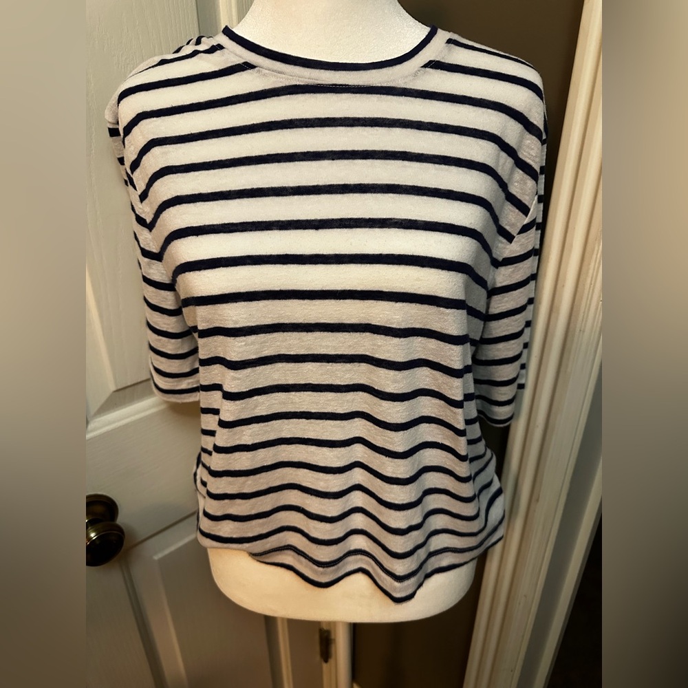 Target Universal Thread tshirt size small navy and white